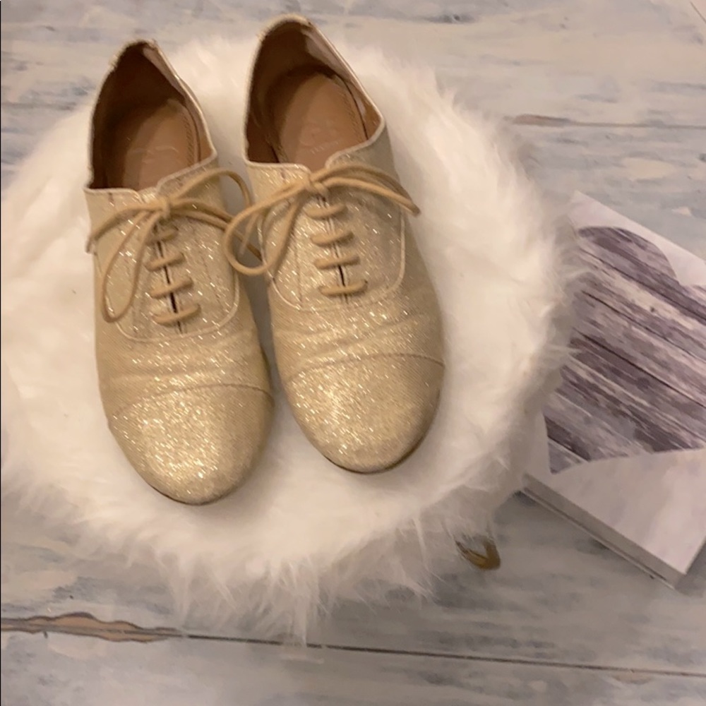 Gianni Bini Glitter Oxfords